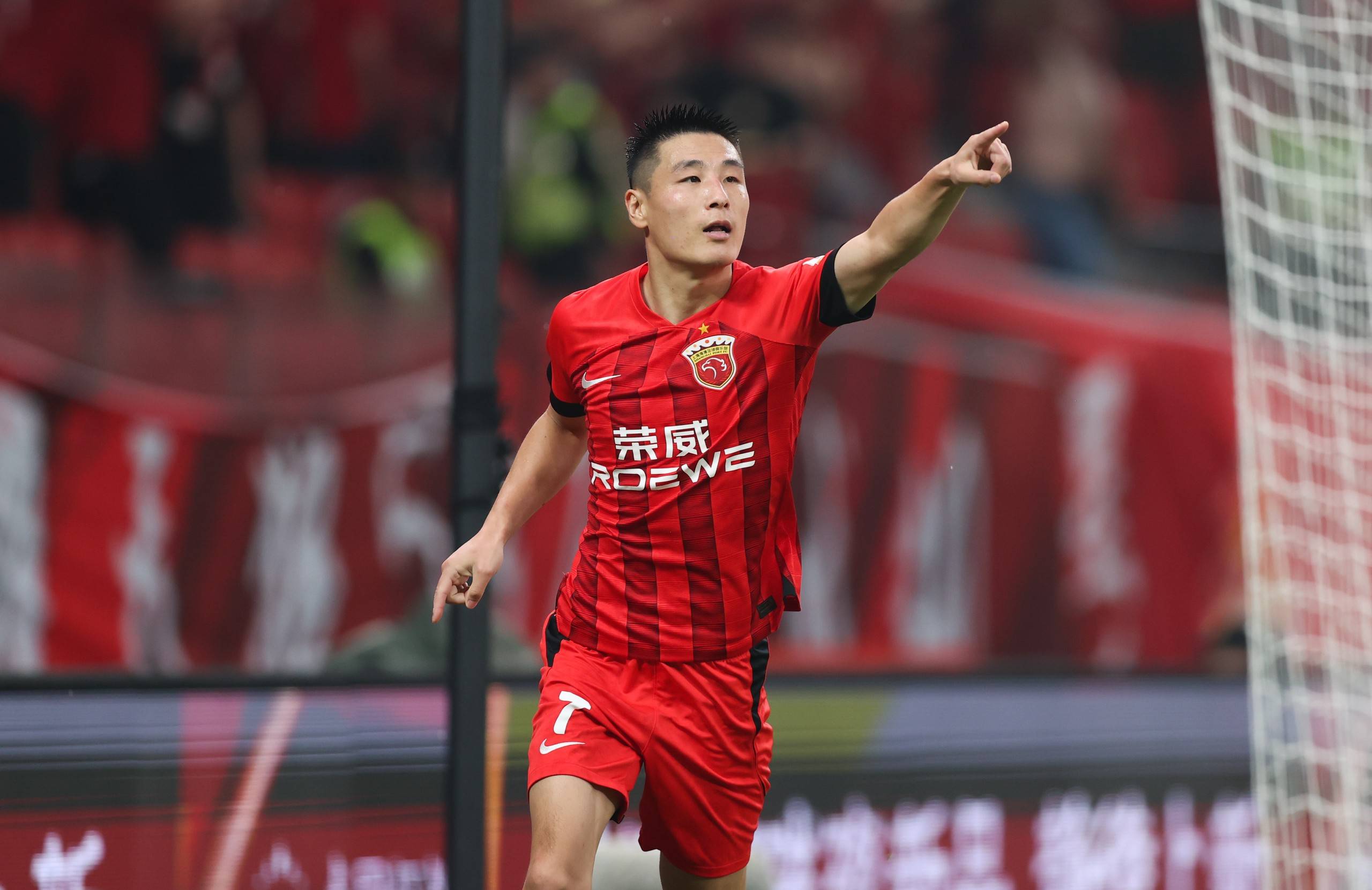 恒大客场迎战上港，胜者登榜首