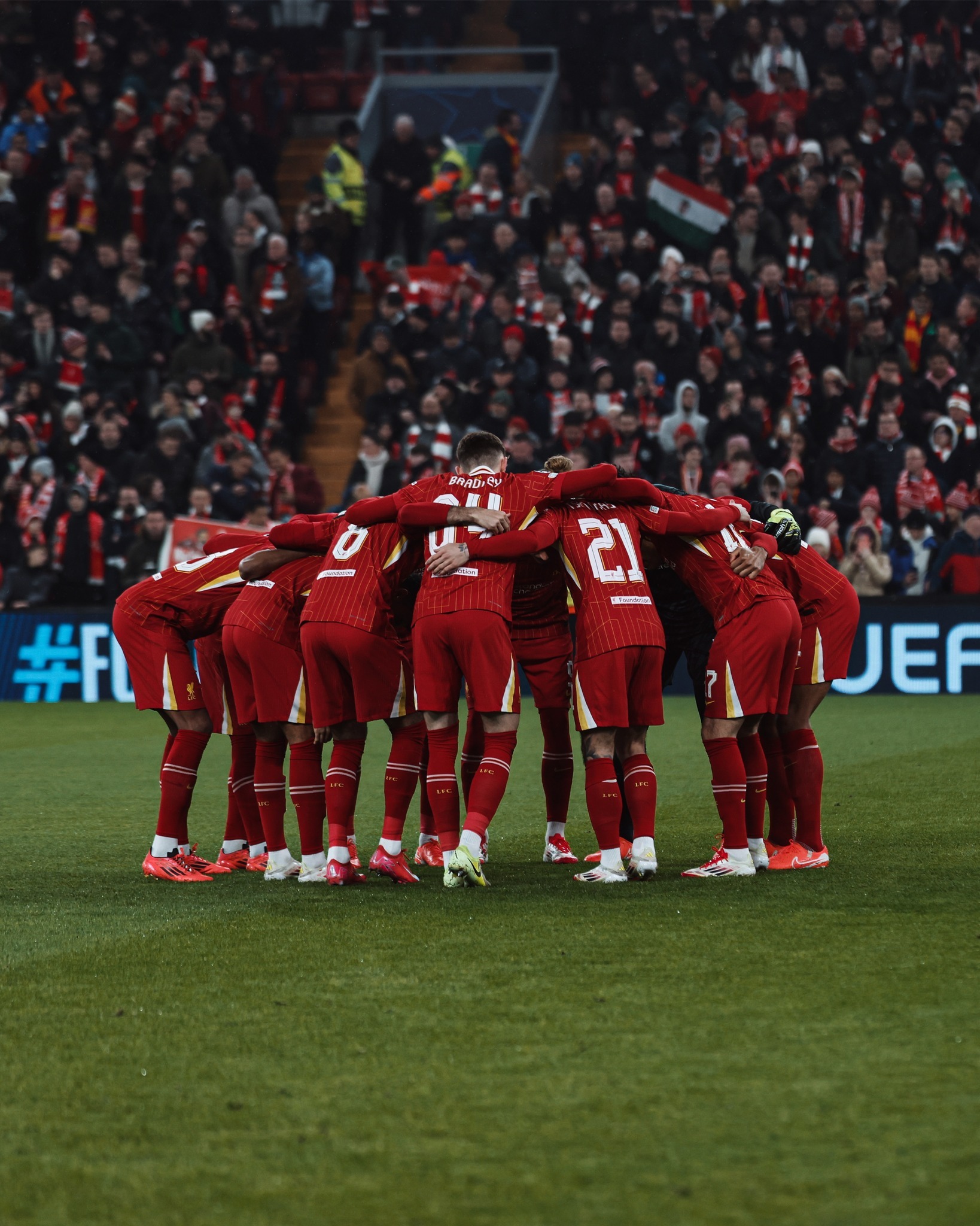 包含海港头球破门+点球绝杀，利物浦遭遇联赛三连败的词条