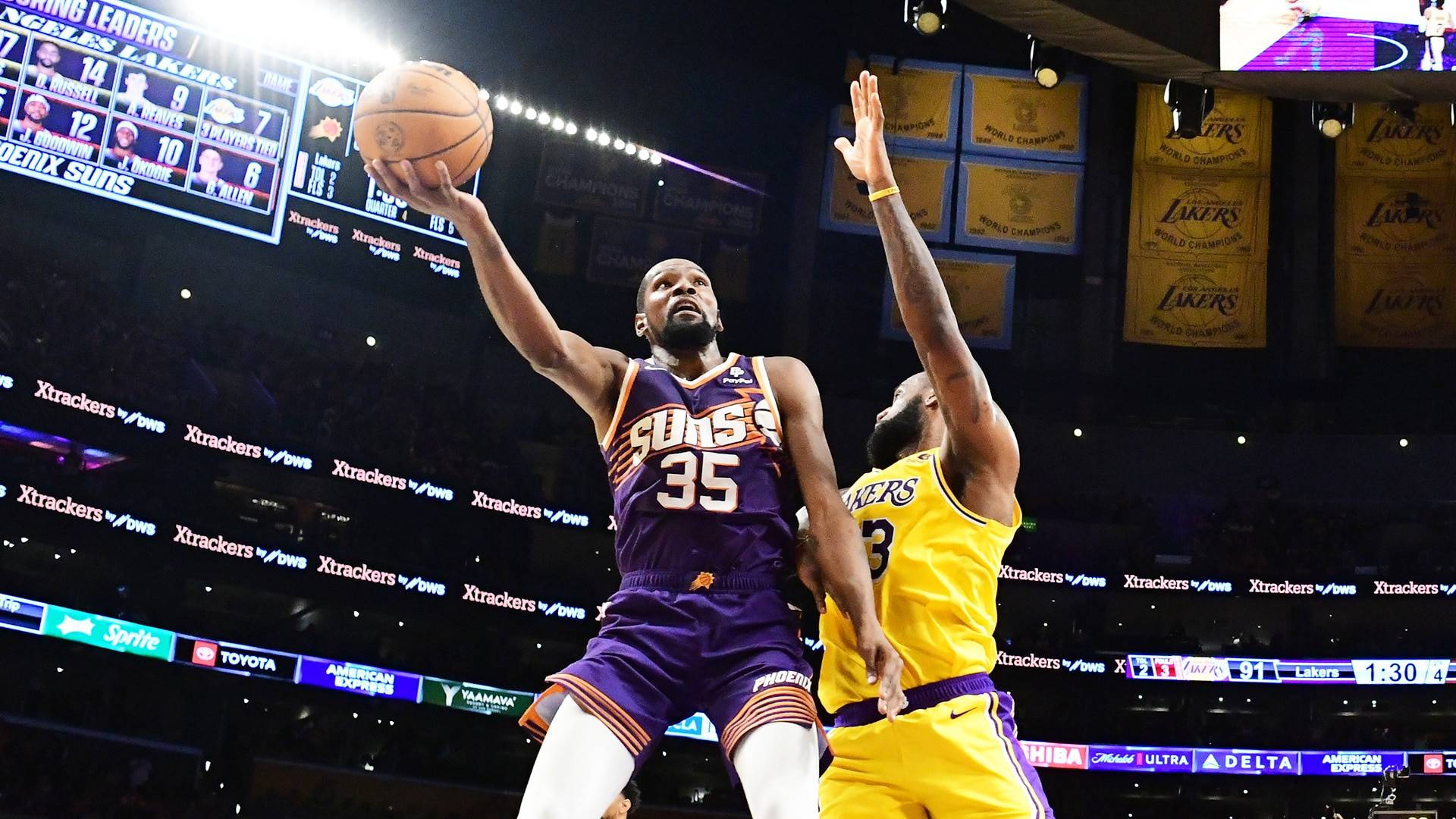  杜兰特连续十场比赛得分超过势不可挡，DWG挑战极限！